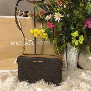 🍀🌸 Michael Kors Large crossbody bag 🌸🍀